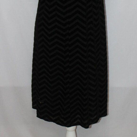 Lane Bryant Crushed Velvet Chevron Black Sleeveless Dress - Picture 7 of 14